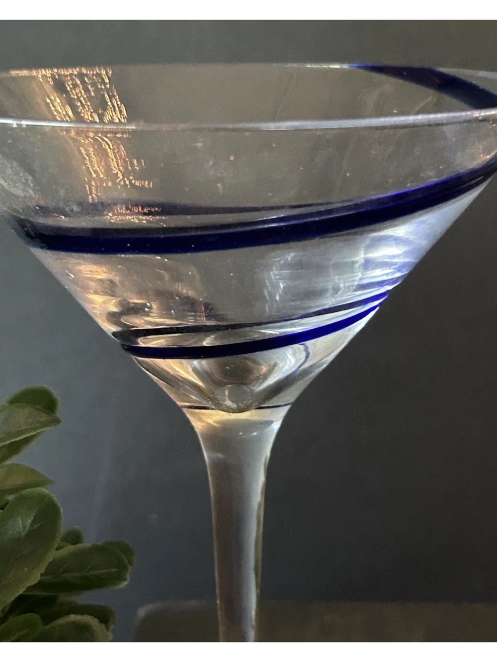 4 Pier 1 Swirline Blue Martini Cocktail Glasses 6.5" Excellent Condition - Picture 2 of 5